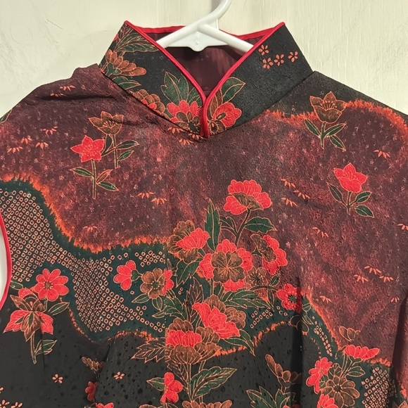 Beautiful Red floral Asian dress - see all photos & measurements - Picture 2 of 6